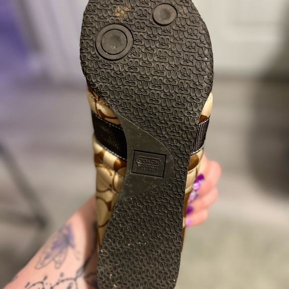 Size 7 coach sneakers - Picture 2 of 2